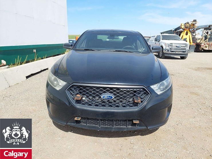 2015-ford-taurus-awd-4dr-sedan-image-19