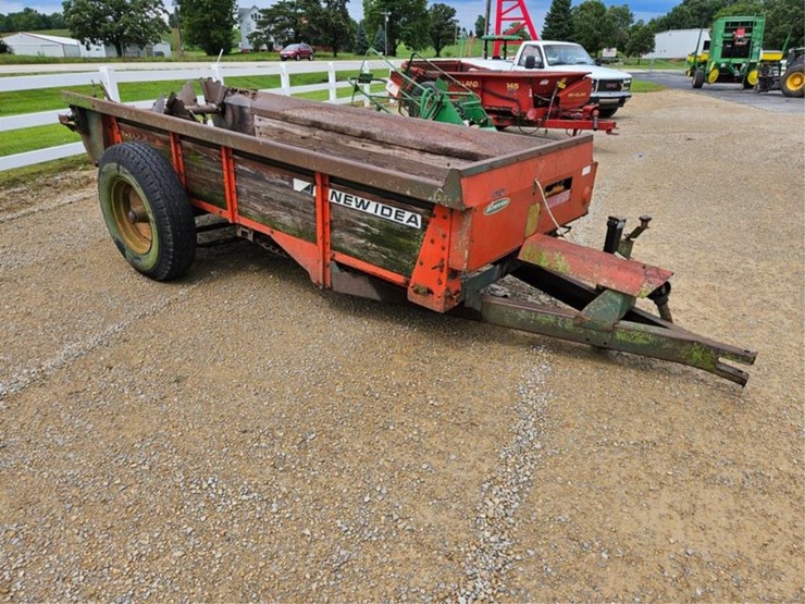 #149-•-new-idea-manure-spreader-image-7
