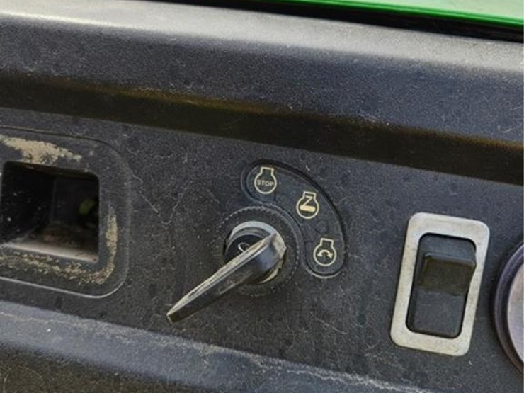 john-deere-gator-image-15