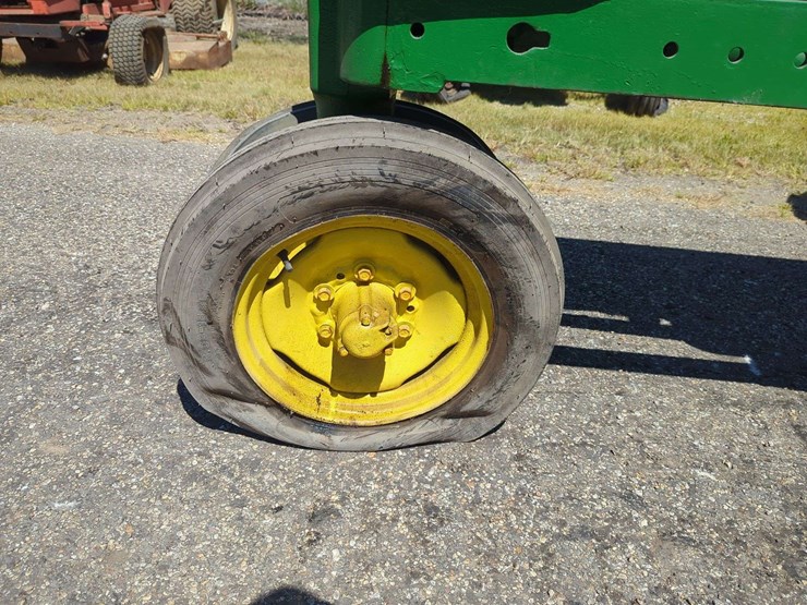 john-deere-b-image-13