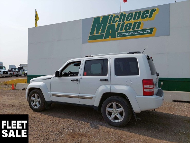 2012-jeep-liberty-image-3