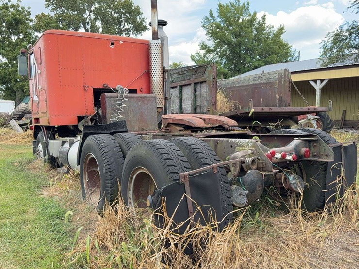 diamond-reo-cabover-image-7