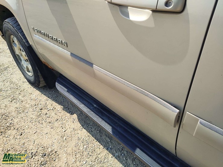 2007-chevrolet-suburban-image-51