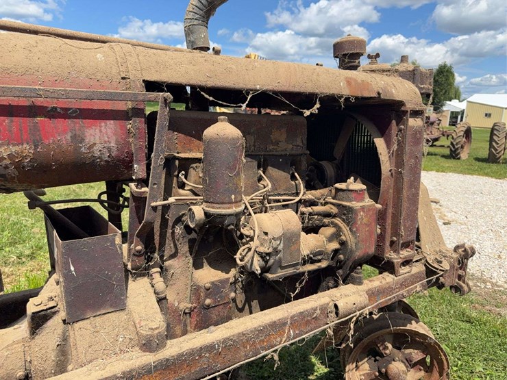 farmall-f-20-image-56