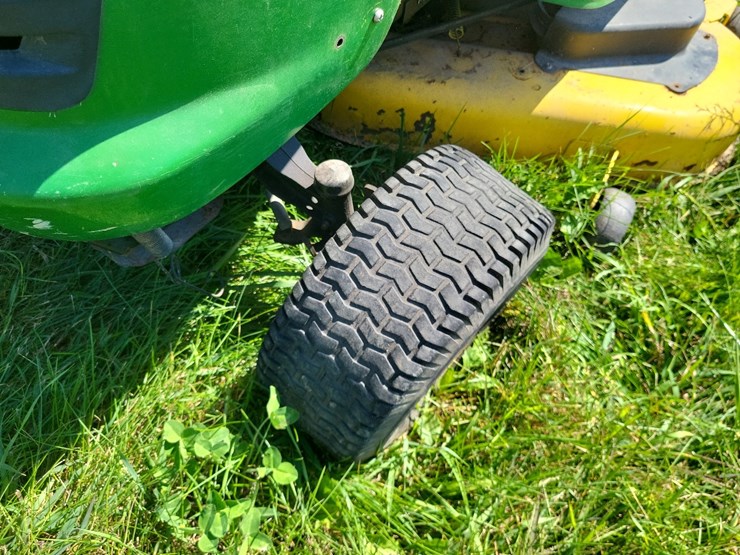 john-deere-l120-image-10