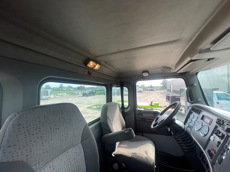2013-kenworth-t370-image-76