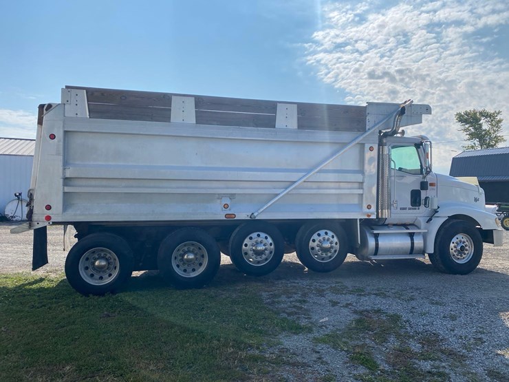 2002-ih-9200i-quad-axle-dump-truck-image-4