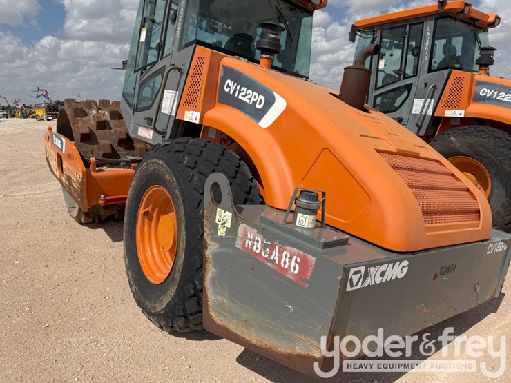 2018-xcmg-cv122pd-image-1