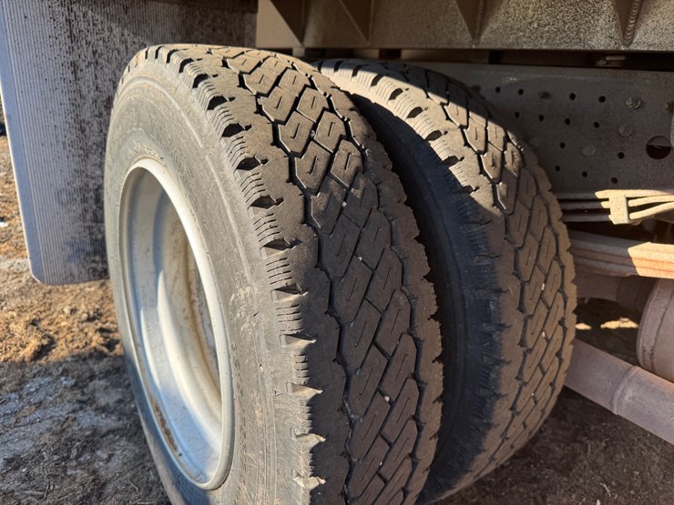 #3240-•-2020-mitsubishi-fuso-canter-truck-(has-wi-title)-(waukesha,-wi)-image-18