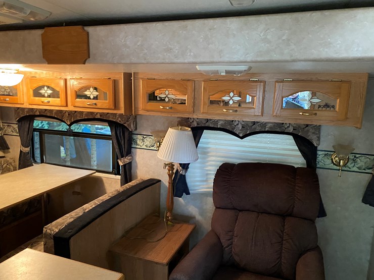 #3302-•-2004-k2-incorporated-sportsman-3803-camper-has-wi-title-(three-lakes,-wi)-image-10