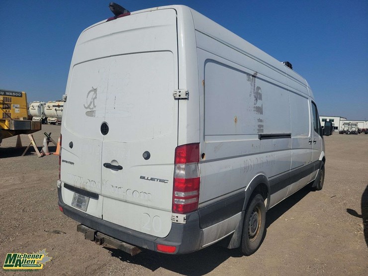 2015-mercedes-benz-sprinter-2500-image-5