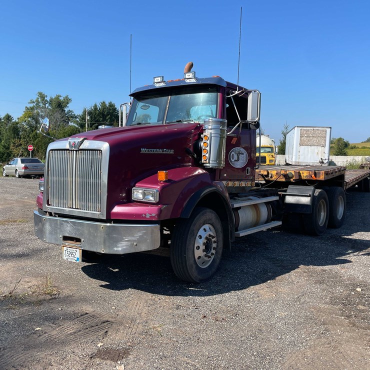 #2270 • 2011 Western Star Semi-Tractor (Has WI Title) (Forestville, WI)