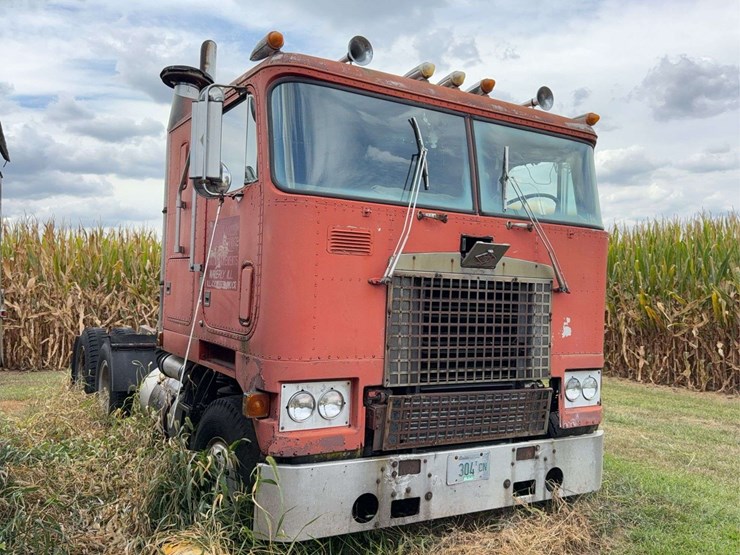 diamond-reo-cabover-image-4