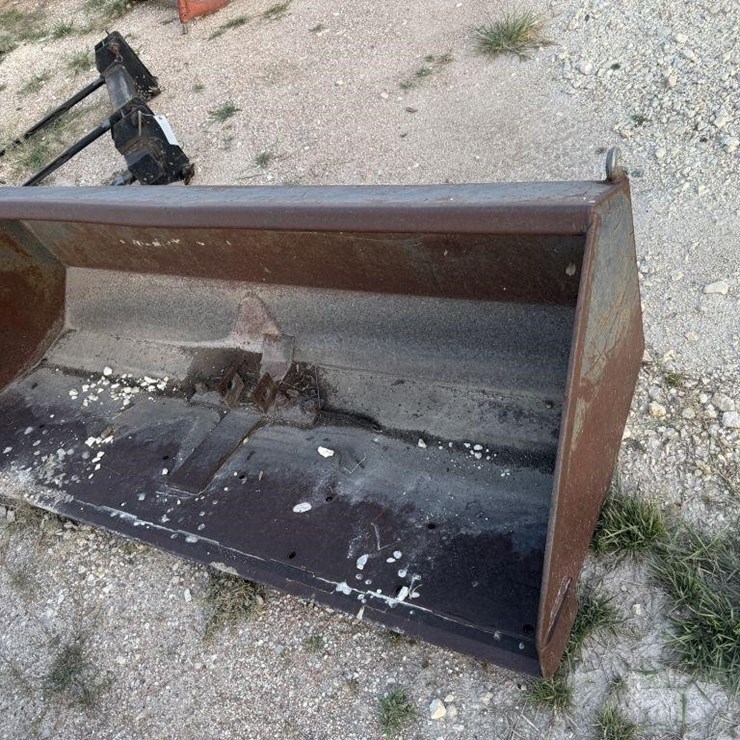 72" Tractor bucket