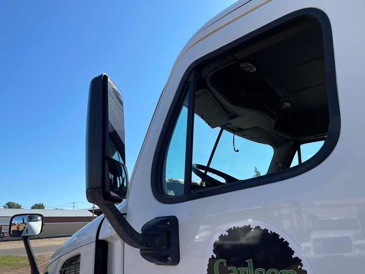 #2750-•-2014-freightliner-cascadia-single-axle-day-cab-truck-(has-wi-title)-(title-in-delay)-(ashland,-wi)-image-12
