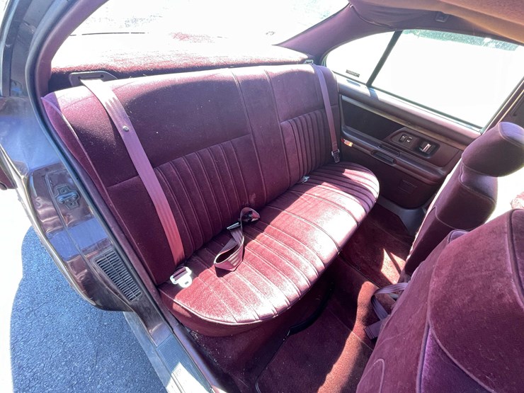 #3290-•-1994-oldsmobile-eighty-eight-(has-wi-title)-(kingston,-wi)-image-43