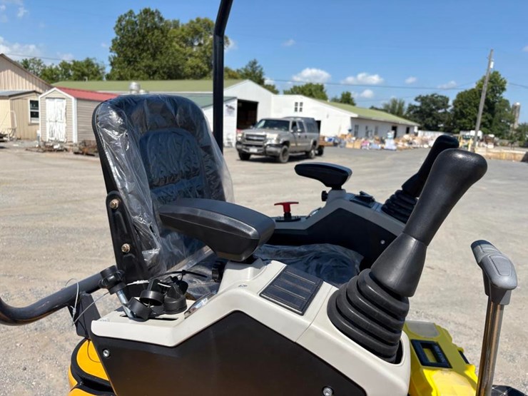 yanmar-ire20-mini-excavator-image-13