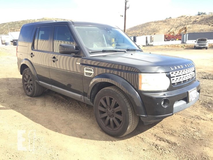 2013-land-rover-lr4-image-2