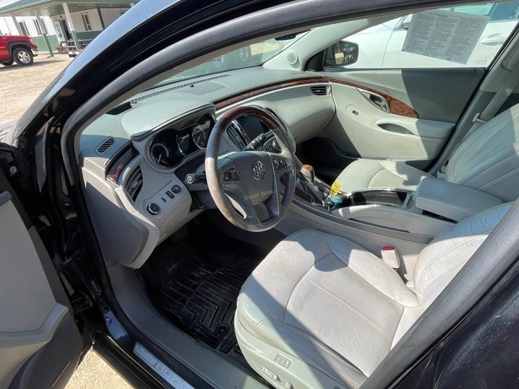2011-buick-lacrosse-cxl-car-image-10