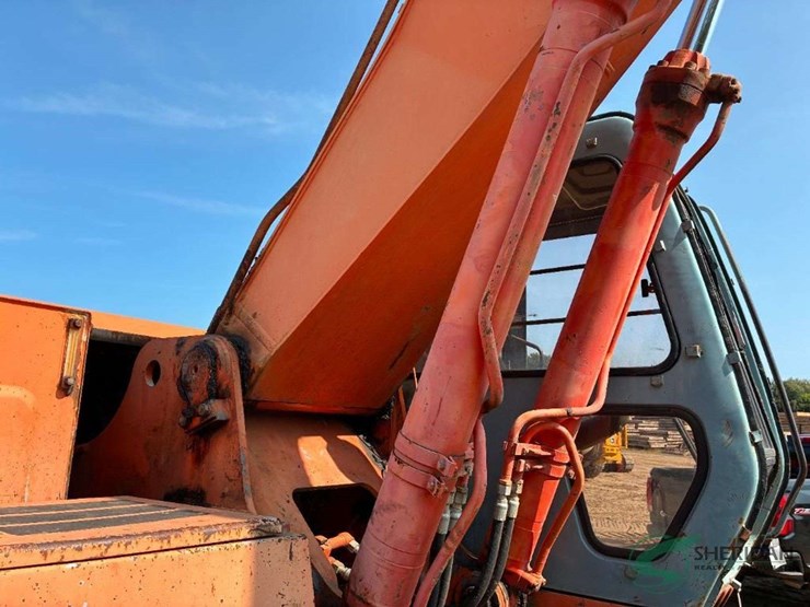 hitachi-ex200-lc-image-11
