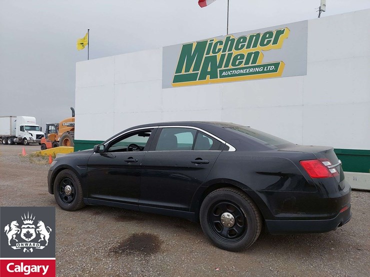 2015-ford-taurus-awd-4dr-sedan-image-3