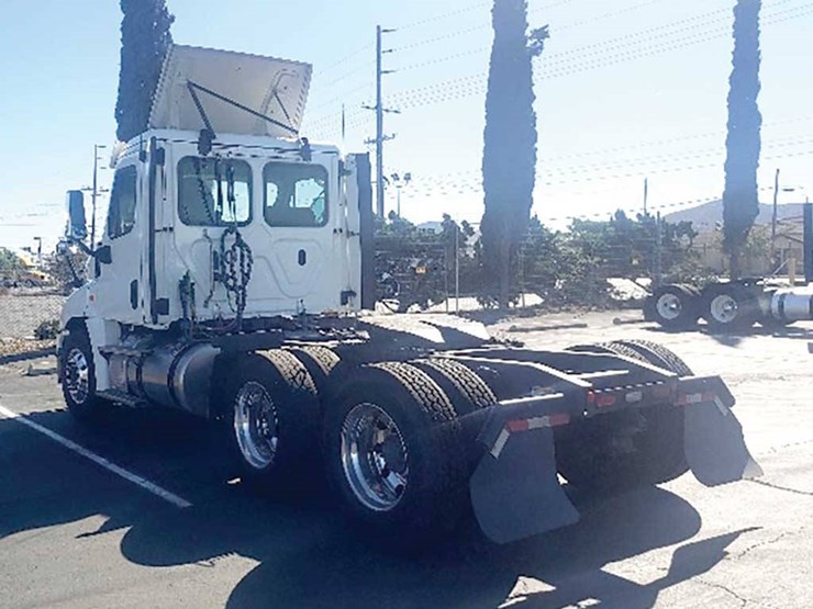 2018-freightliner-cascadia-125-image-2
