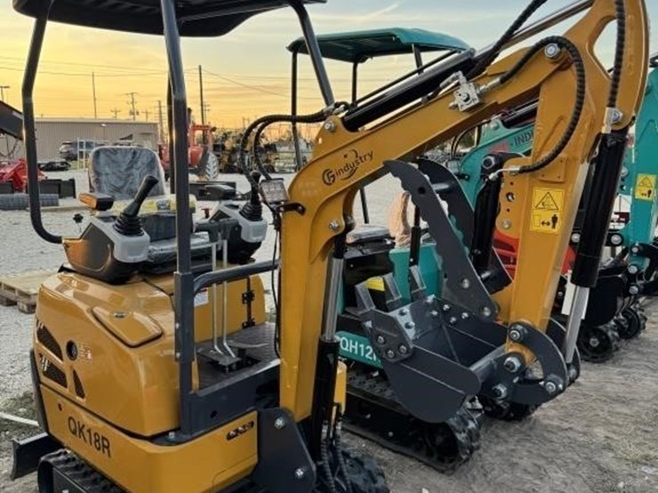 cf-industries,-qk18r-mini-excavator,-gas-engine,-image-4
