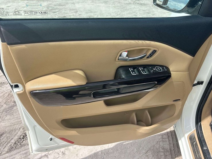 2015-kia-sedona-image-13