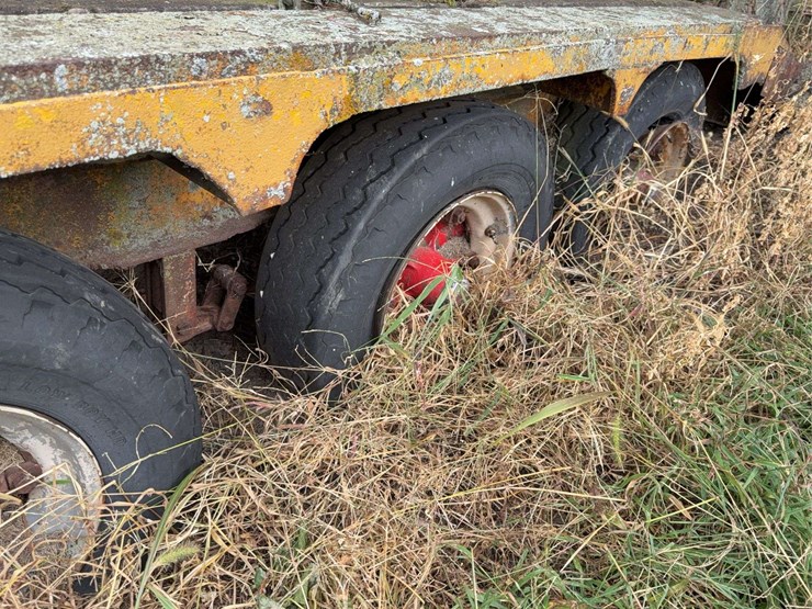gooseneck-trailer-with-tank-image-19
