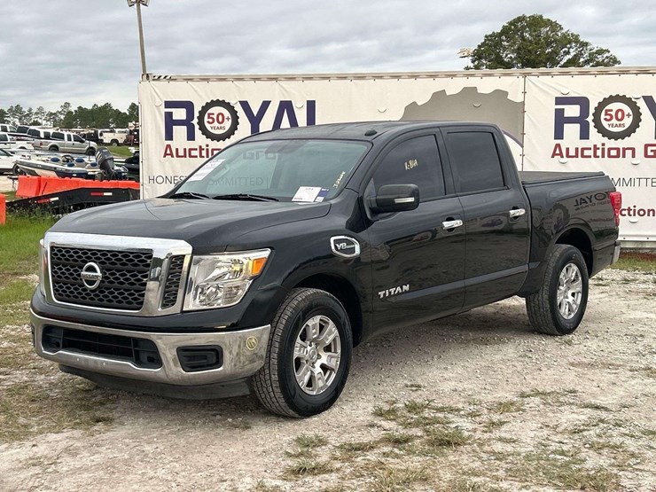 2017-nissan-titan-image-1