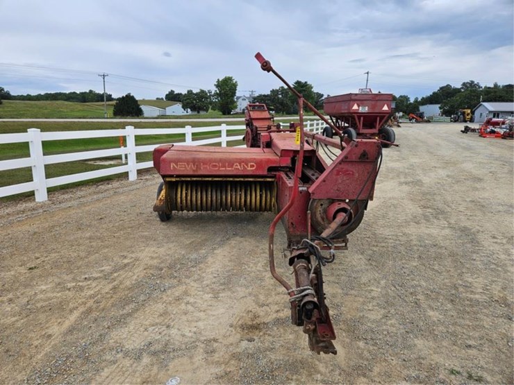 new-holland-275-image-8