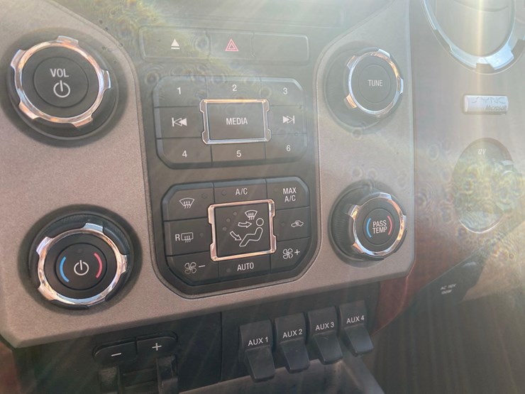 2013-ford-f250-king-ranch-image-28