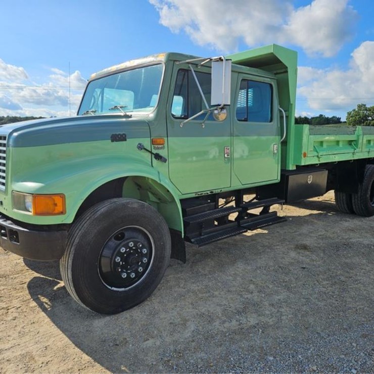 #384 • 1995 IH 4900 Crew Cab Dump Truck