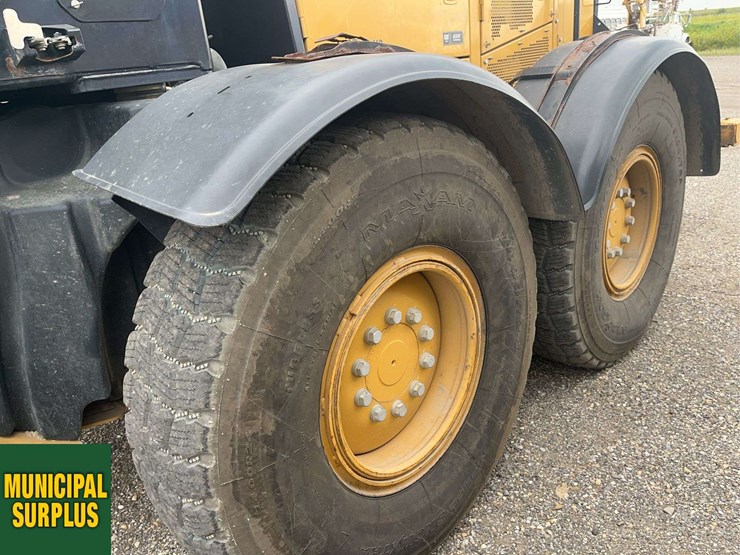2011-caterpillar-160m-image-14