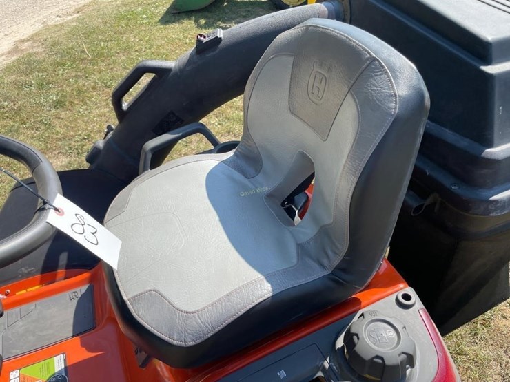 husqvarna-ts-242xd-riding-lawn-mower-image-6