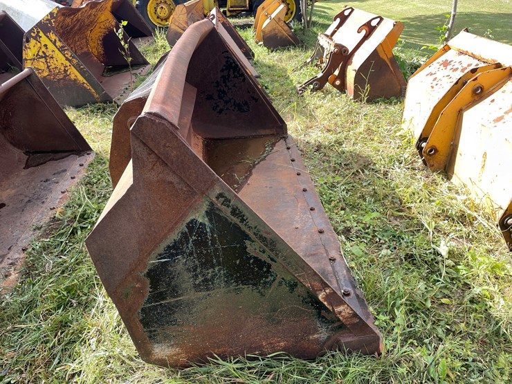 #1285-•-front-loader-bucket-attachment-image-4