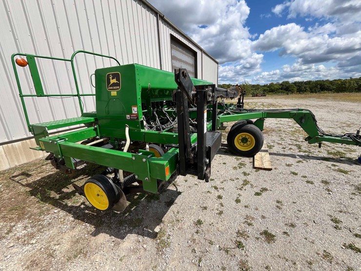 john-deere-750-image-8