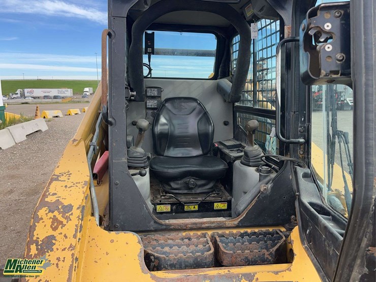 2011-caterpillar-252b3-image-8