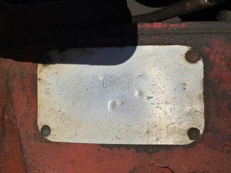 farmall-400-diesel-tractor-for-parts-image-9