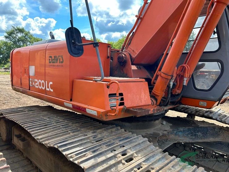 hitachi-ex200-lc-image-7