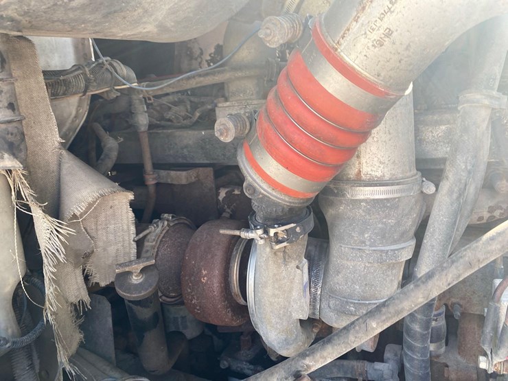 2002-ih-9200i-quad-axle-dump-truck-image-33