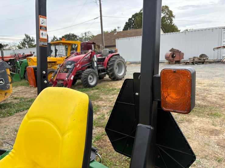 john-deere-2305-image-28