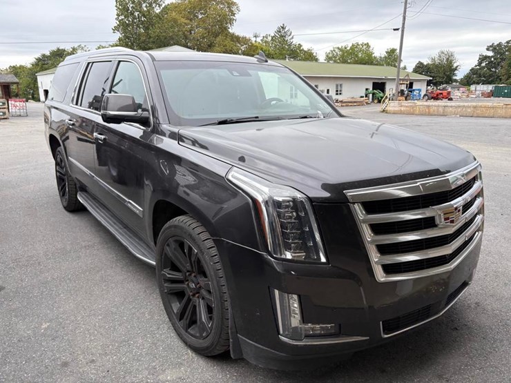 2017-cadillac-escalade-image-5