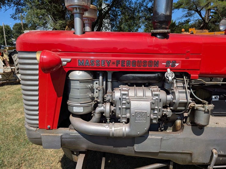 massey-ferguson-98-image-11
