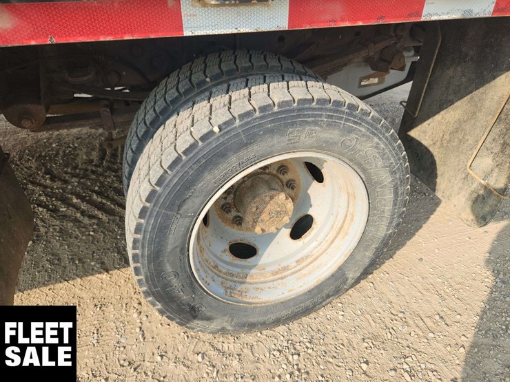 2013-ford-f550-image-24
