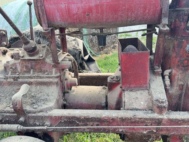 farmall-f-20-image-37