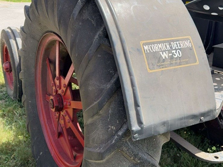 mccormick-deering-w-30-image-30