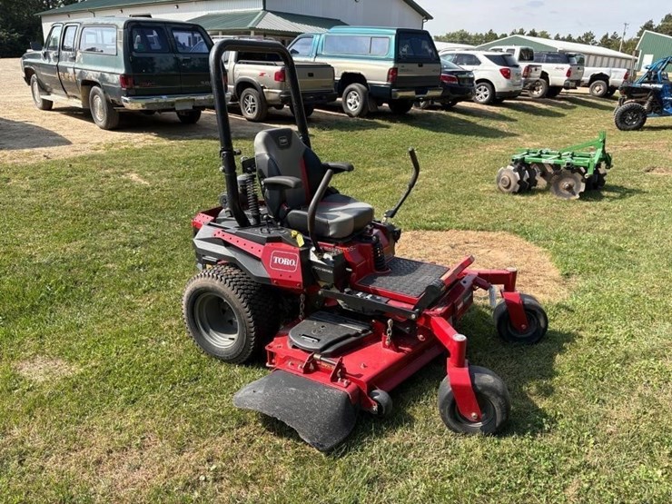 2019-toro-titan-2000-zero-turn-mower-image-1