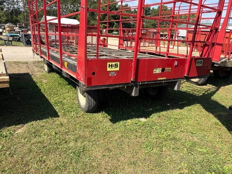 h&s-9x18'-self-unloading-hay-rack-image-6
