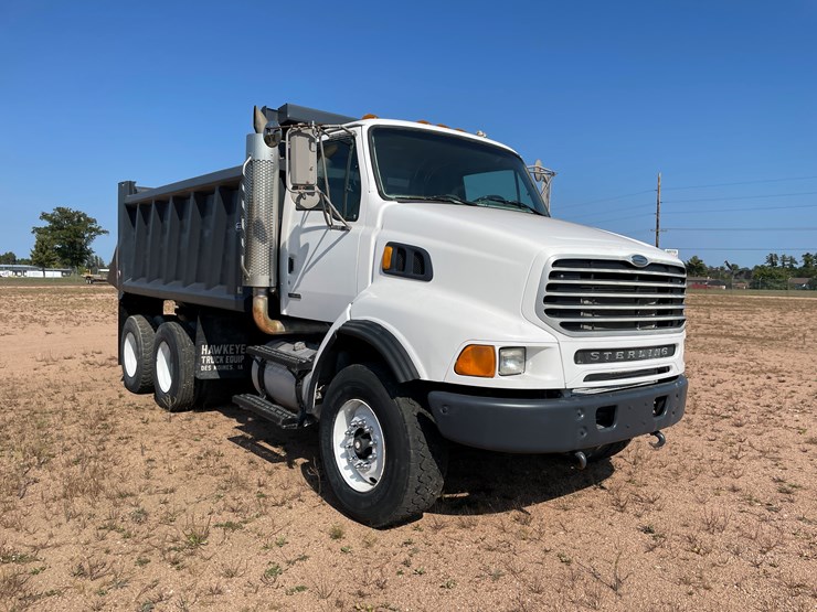 2005-sterling-lt9500-image-5